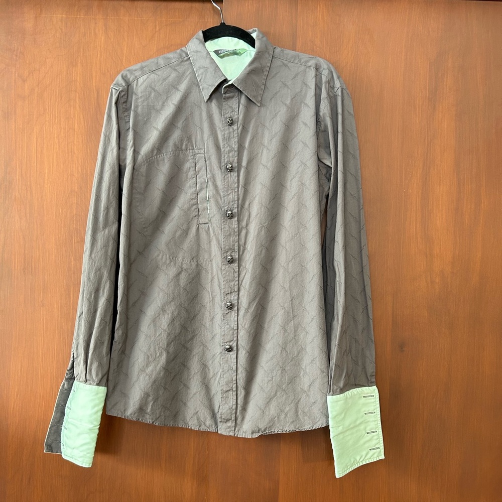 Burton dress shirt with skull buttons